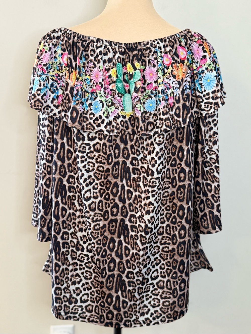 Giddy Up Glamour western leopard print cactus floral top crop sleeves SZ M - Picture 4 of 11